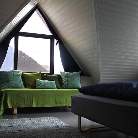 Solbakki Guest House Flateyri Екстериор снимка