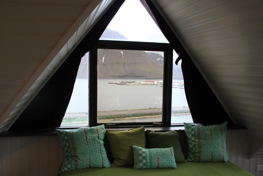 Solbakki Guest House Flateyri Екстериор снимка